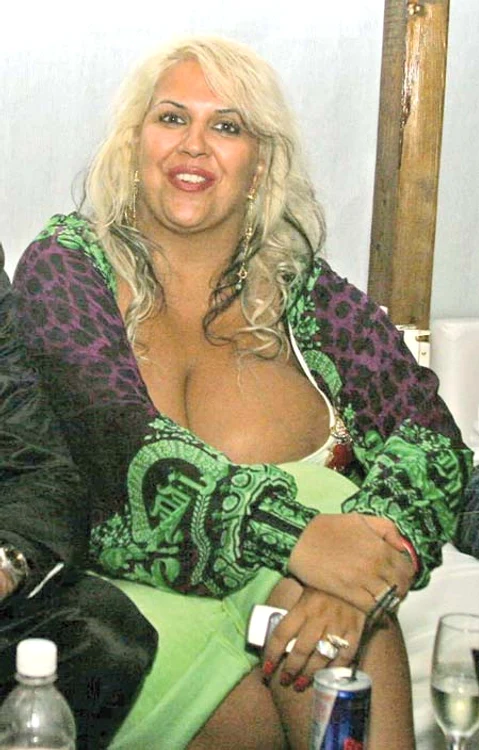 2005: Raluca avea un bust impresionant la 130 kg