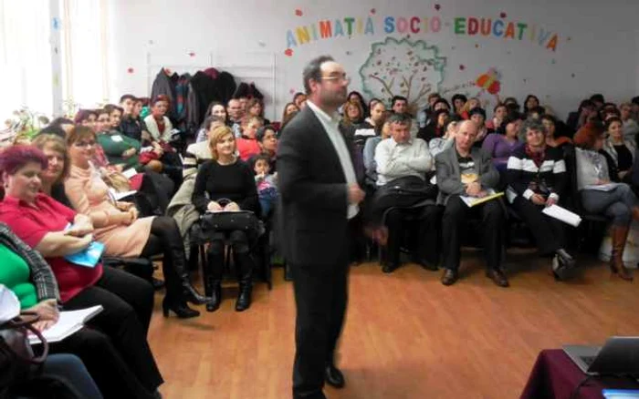 CCD Bacău propune în acest an şcolar 114 cursuri
de formare şi trei programe pentru cadrele didactice din judeţul Bacău