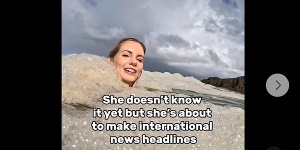 influencerita in spuma de canalizare captura video FB png