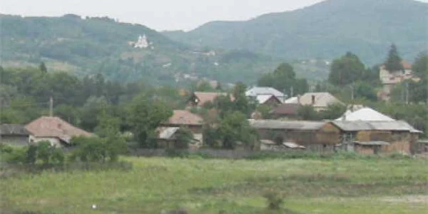 Pericol de prăbuşire  în câmpurile III şi IV