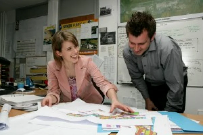 Multe companii din străinătate le pun la dispoziţie tinerilor programe pentru a-şi da seama ce vor să facă pe viitor Foto: yearoutgroup.org