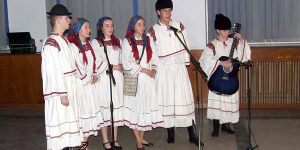 Vor colinda şi tinerii de la Colegiul Militar din Alba Iulia