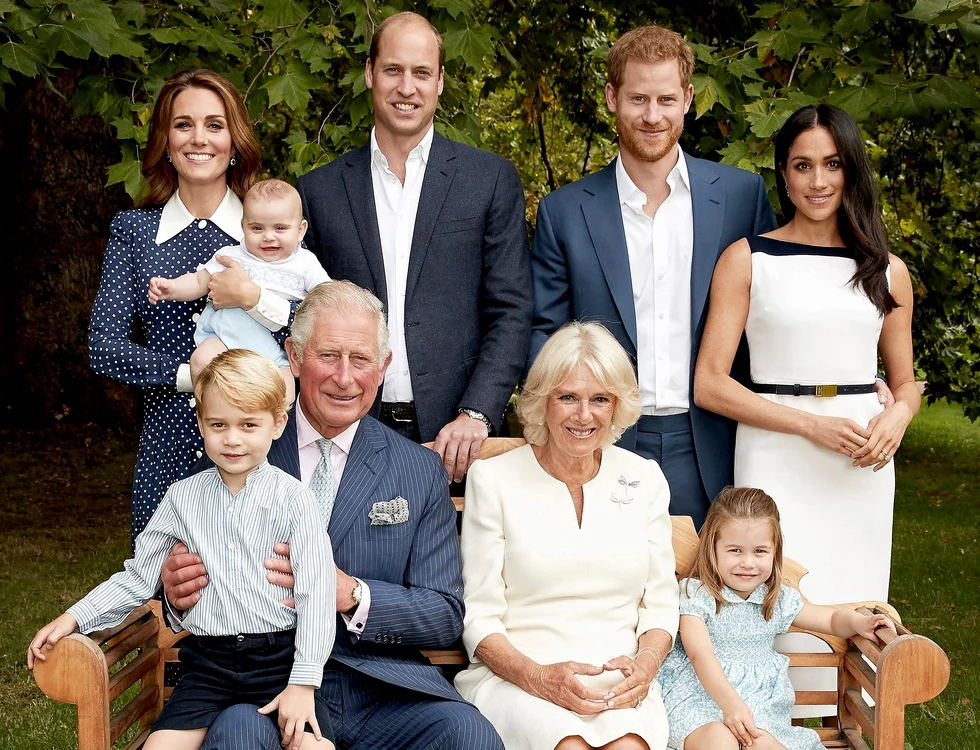 
    Prințul Charles și Camilla, degajați la ședința fotofoto: Profimedia  