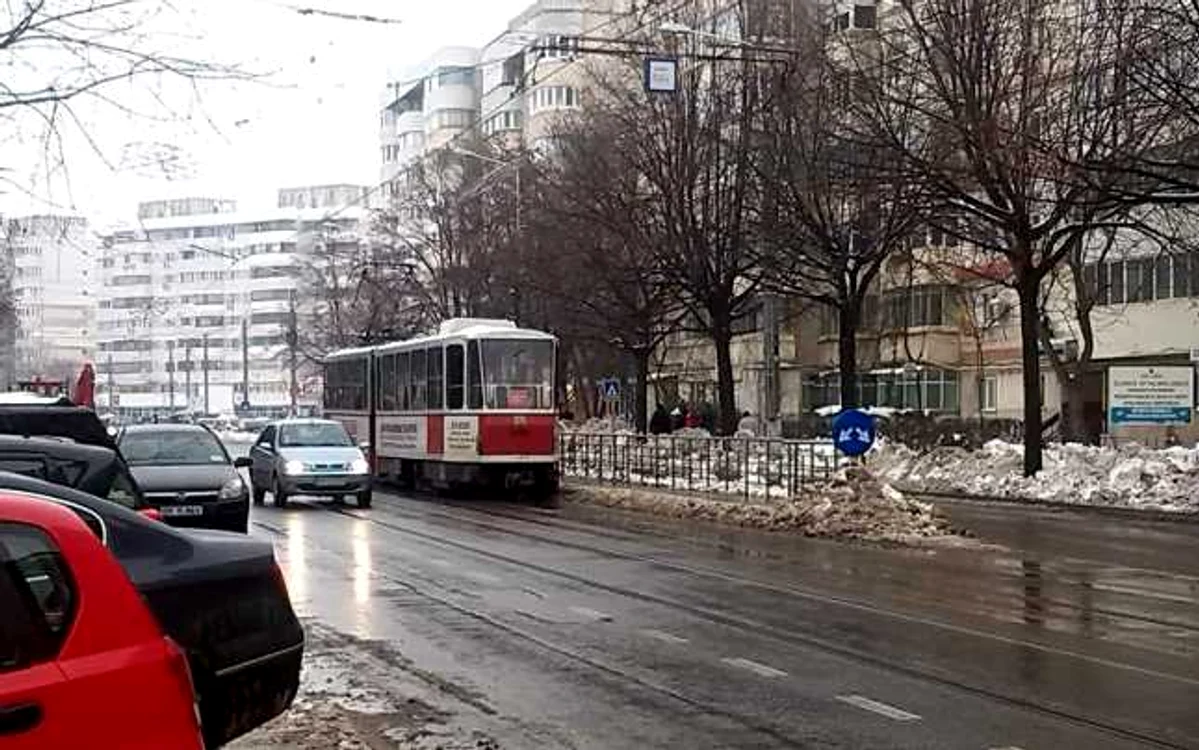 Circulaţia tramvaielor a fost reluată de sâmbătă, 3 ianuarie, pe tronsonul Bariera Călăraşilor - Str. Apollo  FOTO adevarul.ro