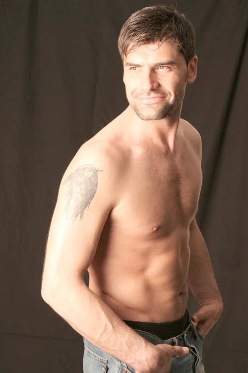 Mircea Rusu a fost reţinut după ce şi-a pus doi subalterni să ia bani cu forţa de la o bancă