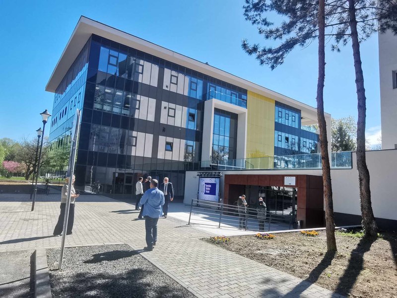 Spațiu ultramodern, laboratoare și facilități tehnice de vârf, pentru Facultatea de Chimie a Universității Politehnica FOTO