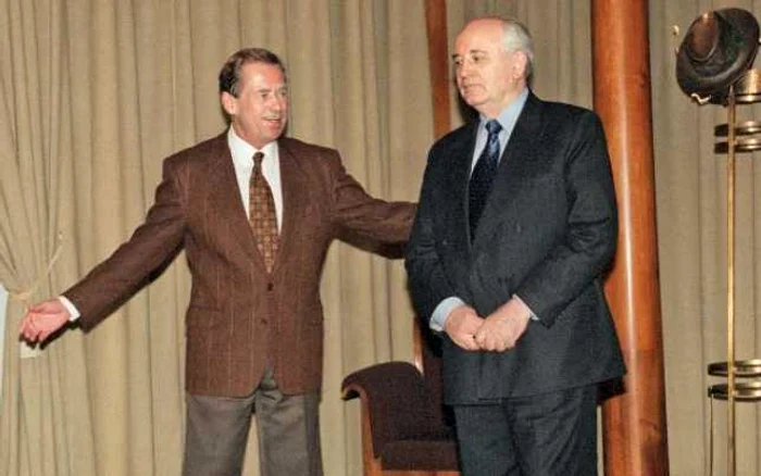 Havel împreună cu cel care a jucat un rol crucial în dispariţia comunismului: Mihail Gorbaciov