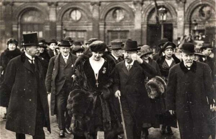 Regina Maria, alături de premierul Georges Clemanceau, FOTO Arhivele Naţionale ale României