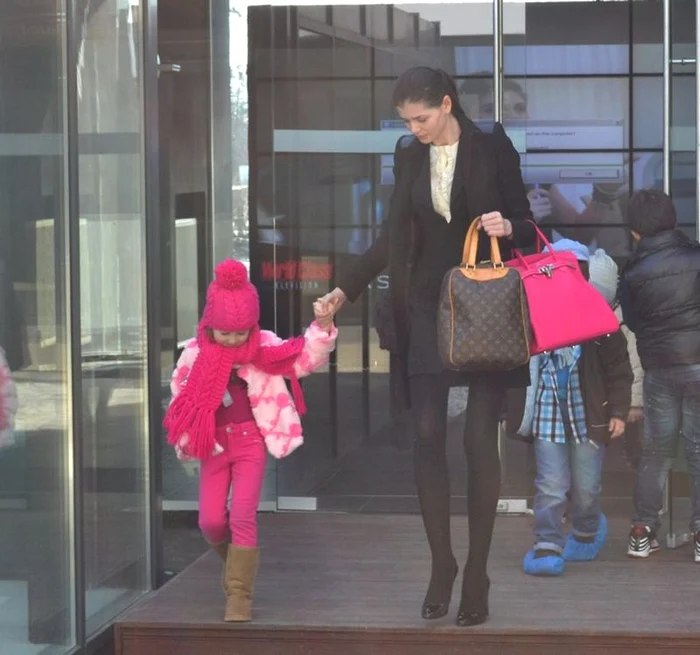 Monica Gabor a venit în ţară pentru a petrece timp cu fiica ei. În imagine, la o altă vizită în RomâniaFoto: Alex Muscaliu