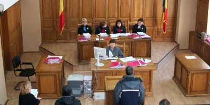 Avocaţii au ameninţat că nu se vor mai prezenta la procese ca apărători desemnaţi din oficiu