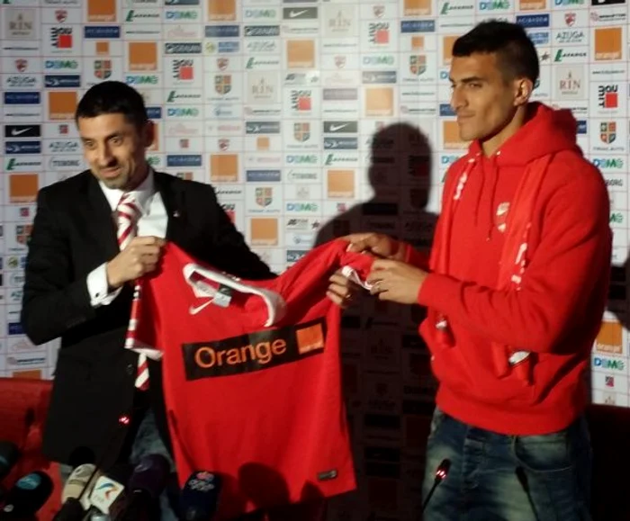 
    Dănciulescu l-a prezentat pe Hatem  