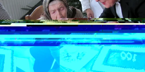 Petrecere la 100 de ani de viaţă