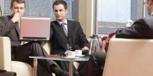 Provincia, noua ţintă  a caselor de avocatură