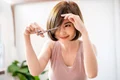 Sa ti tunzi parul singura  Se poate  Sursa foto shutterstock 2299732909 jpg