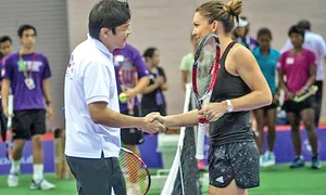 Simona Halep, la tenis cu un ministru jpeg