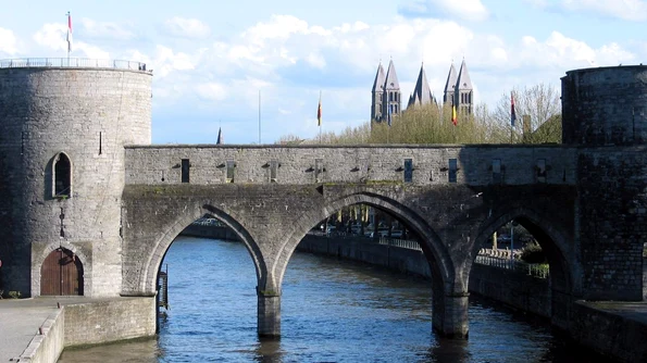 Podul «Pont des Trous», simbol al orașului belgian Tournai, demolat în mod deliberat / VIDEO jpeg