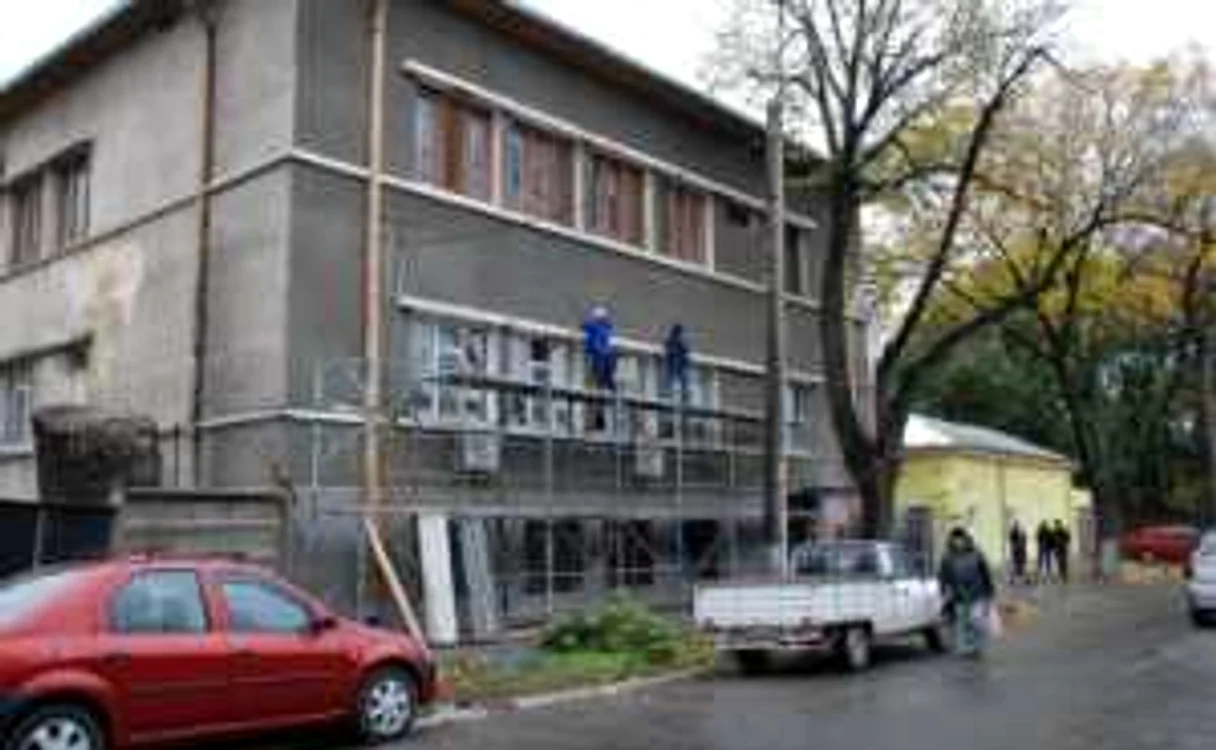 Constructorii au fost cei mai afectaţi de criza economică şi au trimis sute de oameni acasă, foto Ciprian Dragomir
