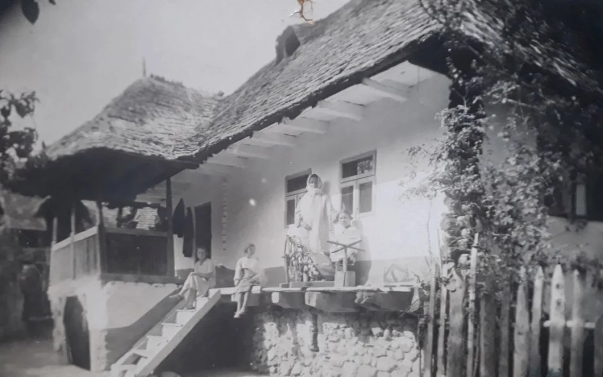 Casa în care dr. Florian Angheluţă a trăit până la vârsta de 13 ani. Foto arhiva personală.