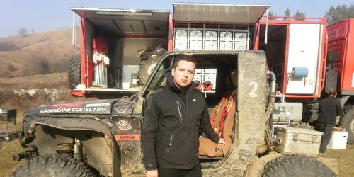 Regele offroad-ului în faţa maşinii