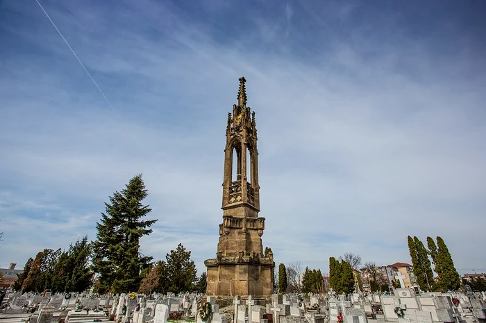 Monumentul din cimitir FOTO Wikipedia