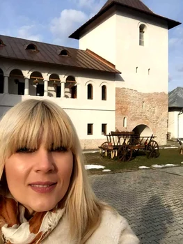 Elena Udrea la mănăstire FOTO Facebook 