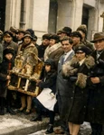 Fotografie din Arhiva Muzeului Municipiului București, colorizată online (ChatGPT)