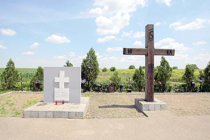 În memoria victimelor, la Mihăileşti a fost ridicat un monument 