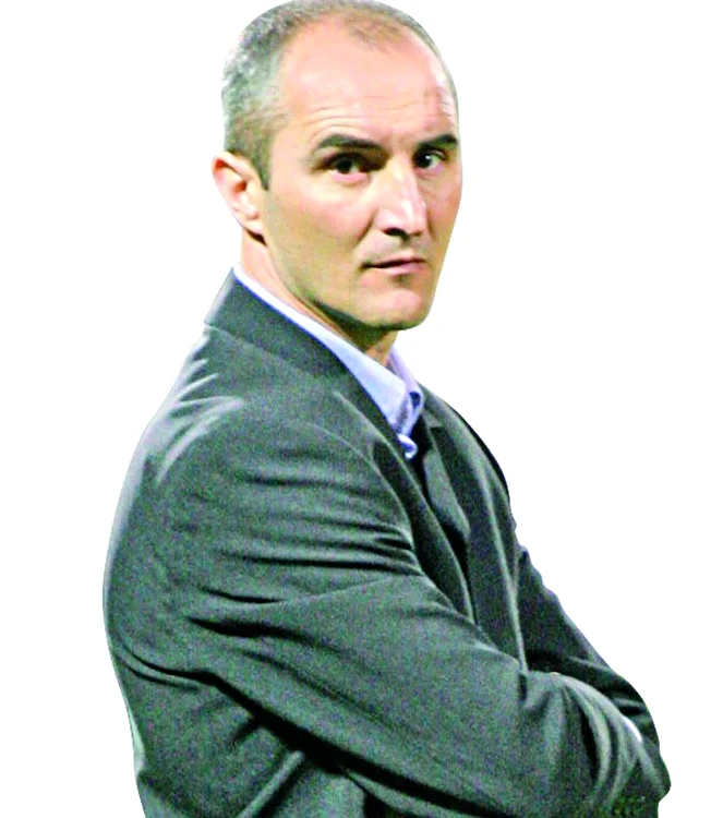 
    Valeriu Răchită  