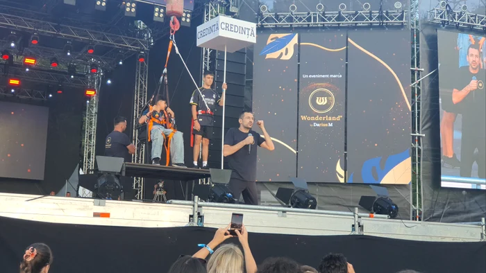 Darius Mârza, fondatorul Wonderland, a început cu o rugăciune. FOTO: R.F.