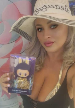 Sânziana Buruiană le-a cumpărat fiicelor ei păpușile Labubu Foto: arhiva personală 