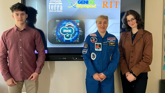 Doi elevi din Cluj aduc speranță pentru nevăzători / Foto: Facebook