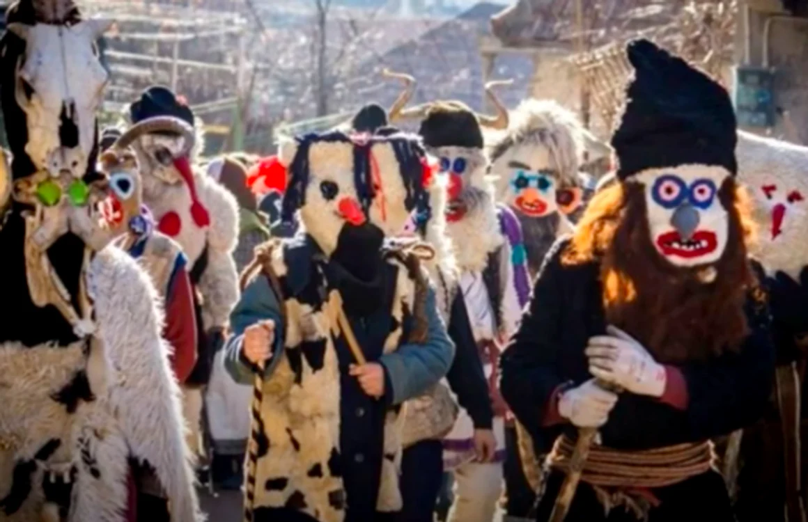 Românii au păstrat câteva tradiții ciudate din vechime FOTO Youtube