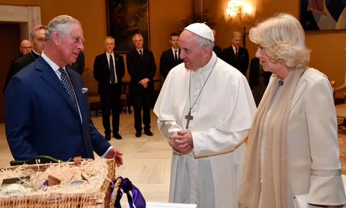 Regele Charles cu Papa Francisc  foto   Profimedia jpg