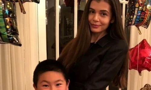 monica gabor si fiul lui mister pink jpeg