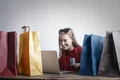 cumparaturi femeie pexels jpg