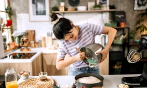 gatit desert femeie bucatarie istock jpg