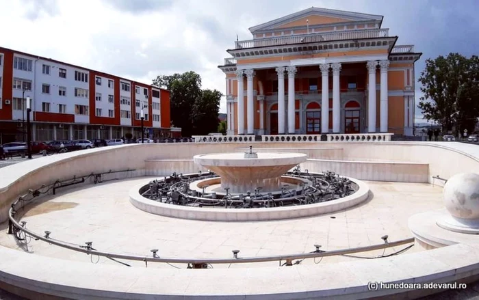 Casa de Cultură din Hunedoara. FOTO: ADEVĂRUL.