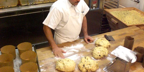 Cozonacii italieni Panettone se vor produce din 2013 la Cluj