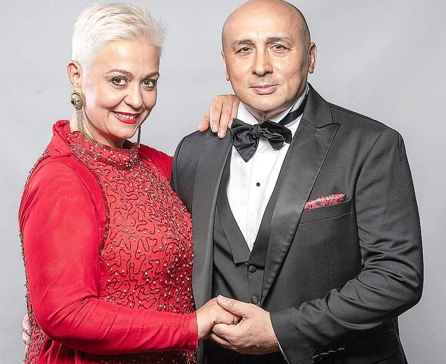 
    Marcel Pavel și Monica Anghel la filmările pentru ”Te cunosc de undeva”. Artistul a fost confirmat cu noul coronavirusfoto: arhiva proprie/Facebook  