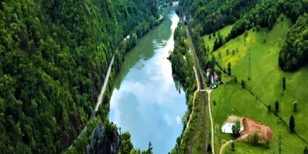 Valea Oltului - Foto Niculina Nicu