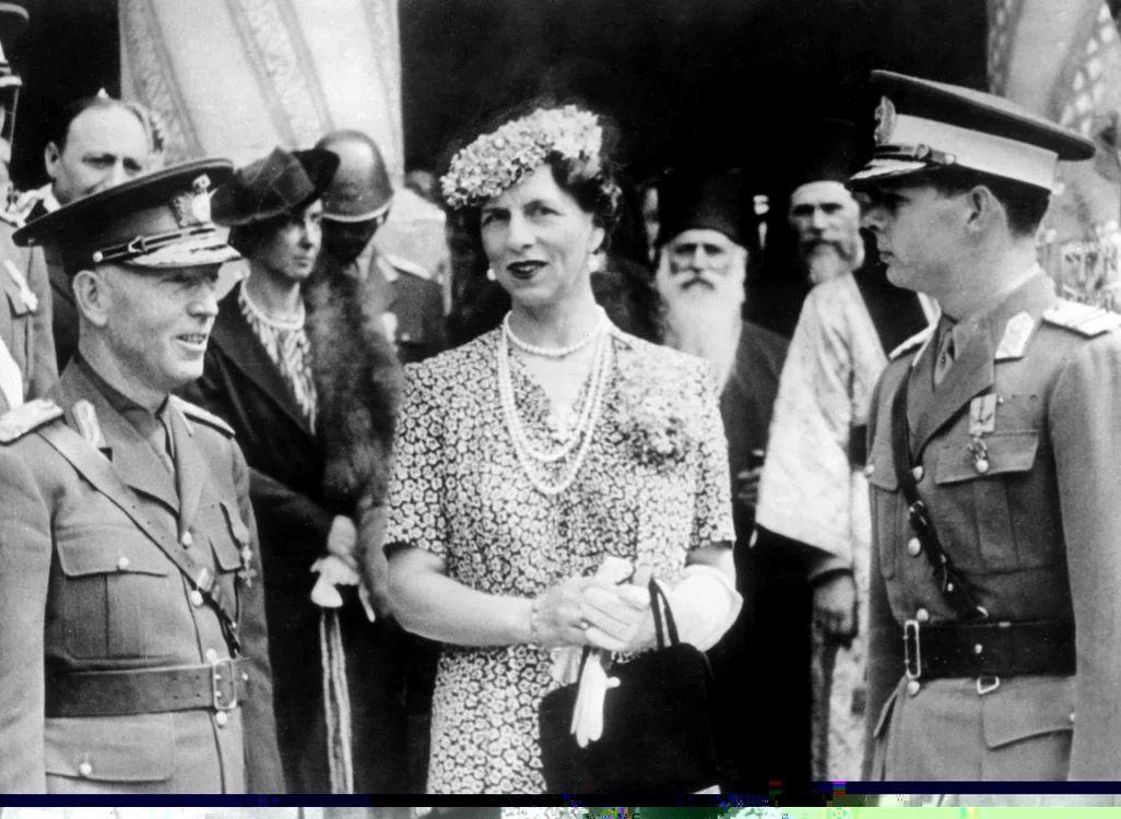 Ion Antonescu, Regina mamă Elena și Regele Mihai Arhivă