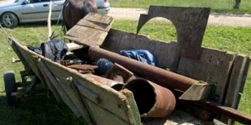 Hoţii au furat ţevi îngropate în pământ