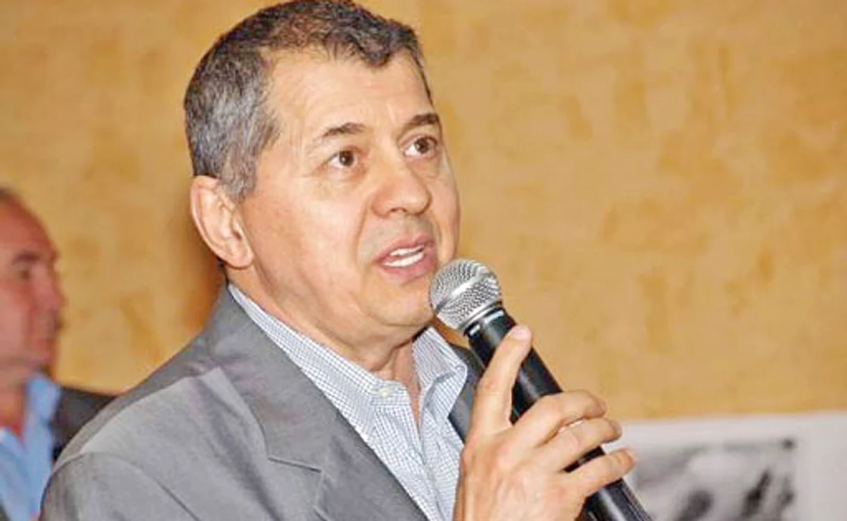 
    Tavi Ursulescu,  un prezentator  longeviv  