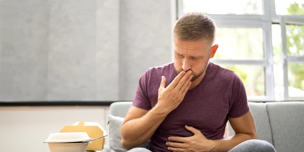 barbat reflux gastric shutterstock 2039879552 jpg