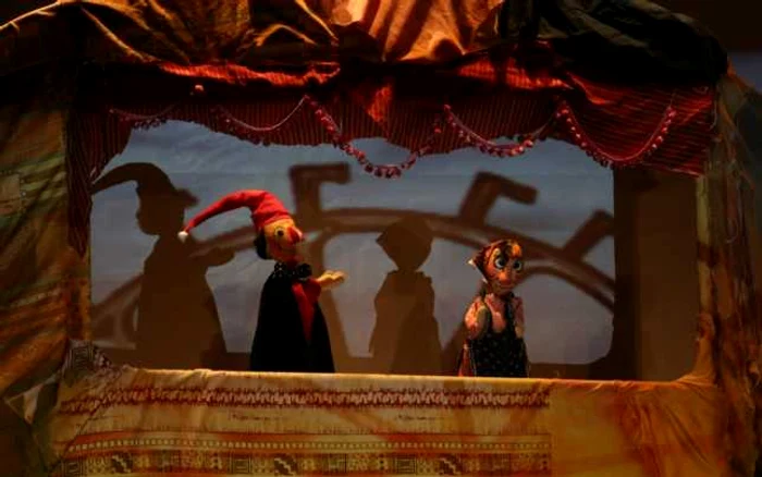 Imagine din spectacolul teatrului gălăţean. FOTO: TPGG