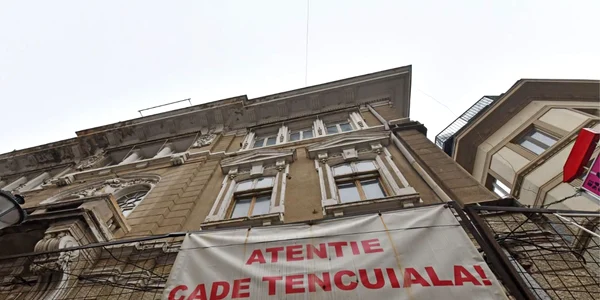 cladire cu fatada degradata foto pmb png