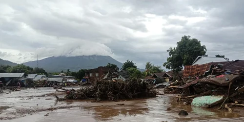 inundatii alunecari teren indonezia 4 aprilie 2021 foto epa efe