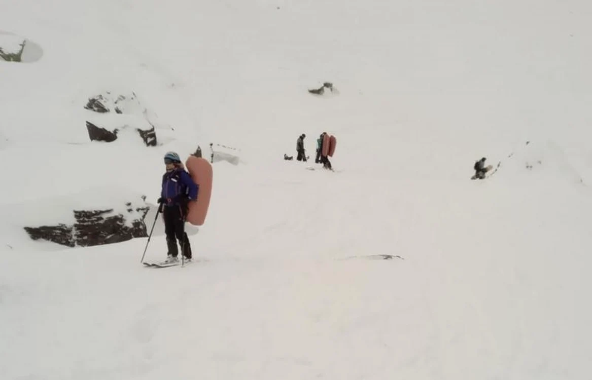 Schiori surprinşi de avalanşă în Munţii Făgăraş Foto Salvamont Sibiu