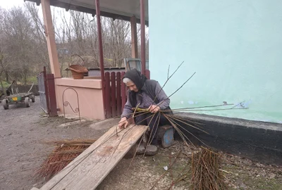 impletitori de nuiele Durnesti FOTO Cosmin Zamfirache (3) jfif