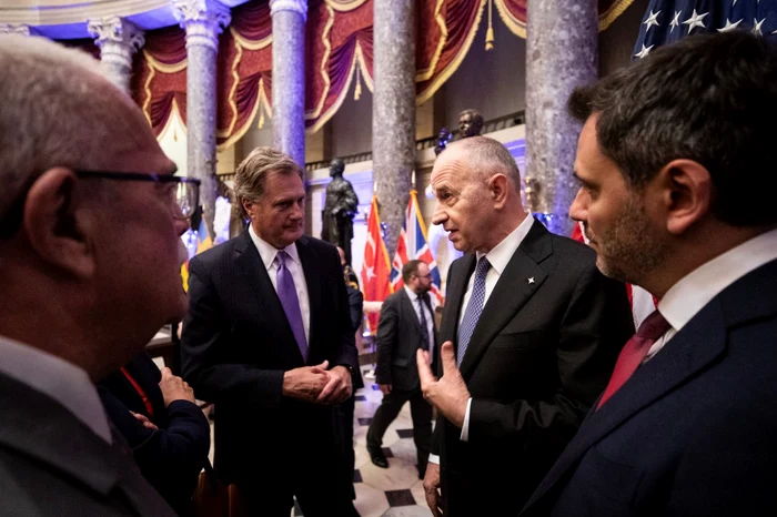 Geoană s-a întreținut cu figuri importante la Summitul NATO de la Washington. FOTO Adevărul